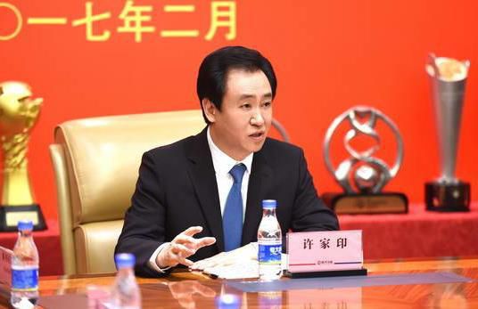 安德鲁加菲尔德在《社交收集》里初试锋铓，除平淡文艺以外，其余平平。
